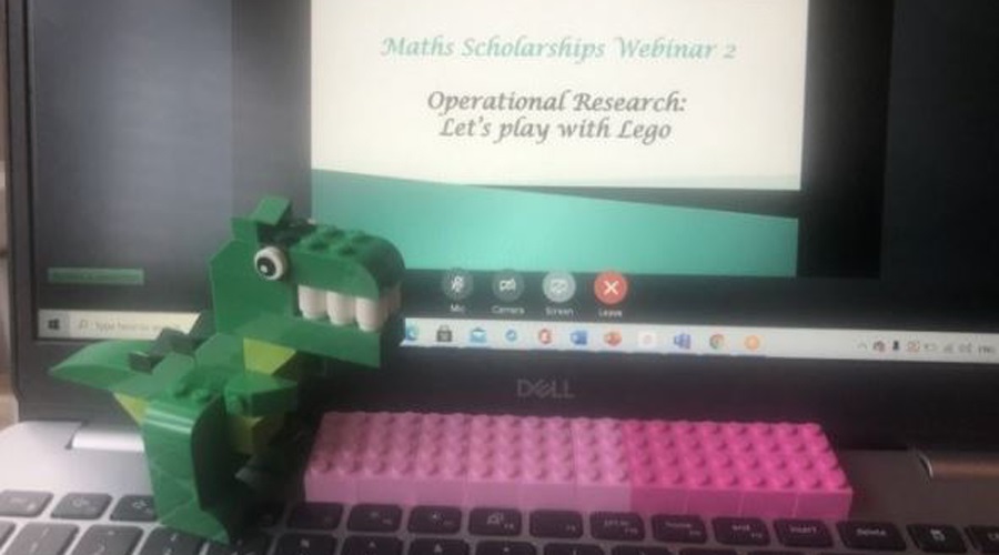 Sitting at home with my laptop, I had a handful of Lego by my side. Not my usual Saturday morning! 